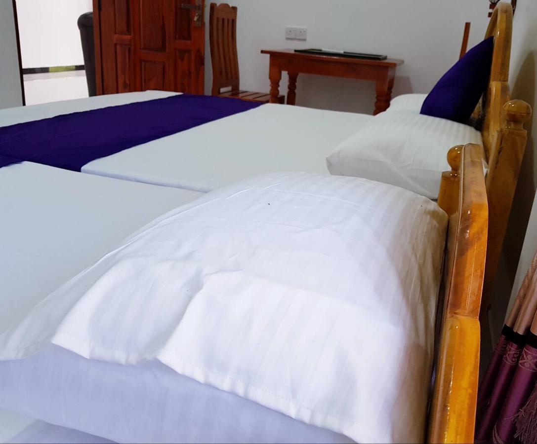 Snp Star Guest House Trincomalee Extérieur photo