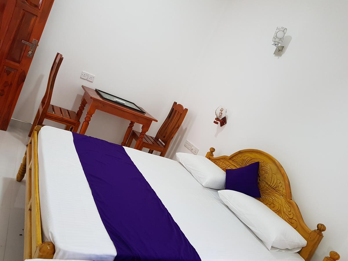 Snp Star Guest House Trincomalee Extérieur photo
